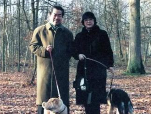 等到须遵德和张桂云前脚离婚,范曾后脚