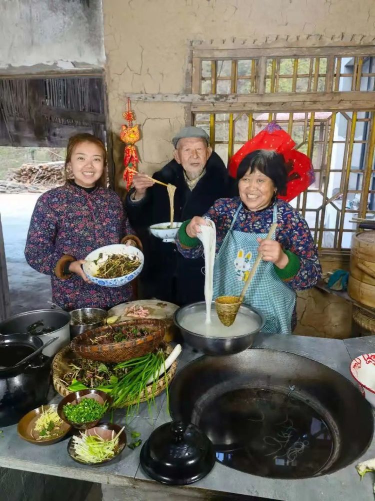 运营抖音账号"川味盐太婆,粉丝133.