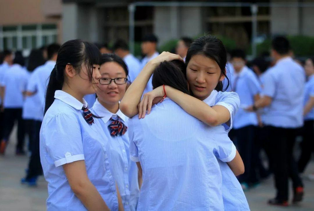 孩子住校有利于成长?家长不是摆设,校园暴力又"炸锅"了