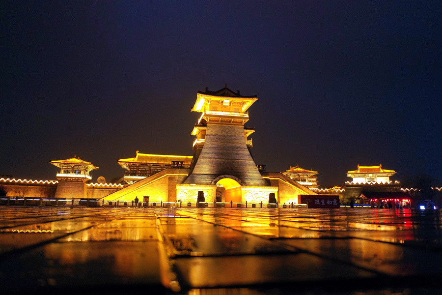 襄阳唐城璀璨夜景醉游人清明旅游提前热