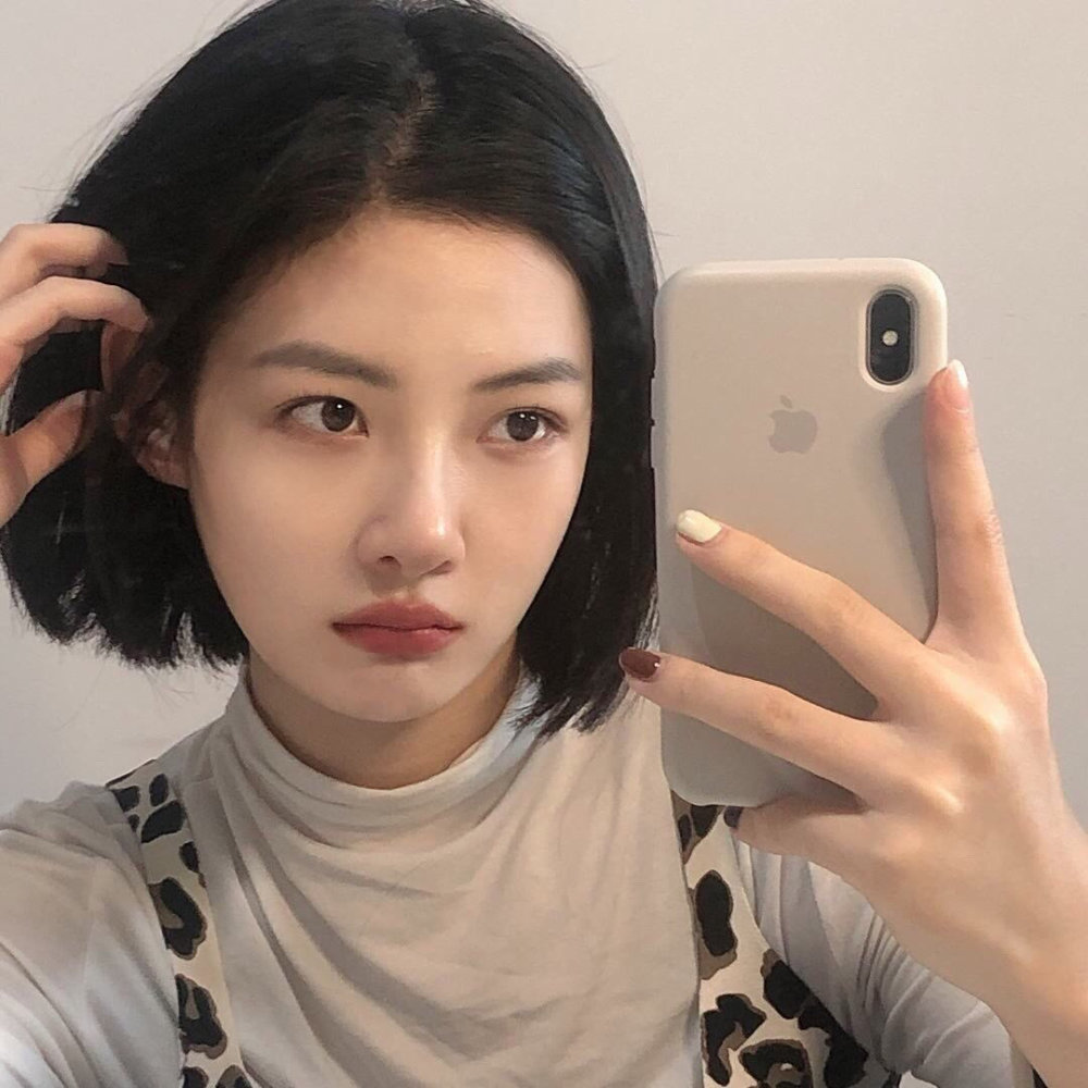 对镜拍女生头像