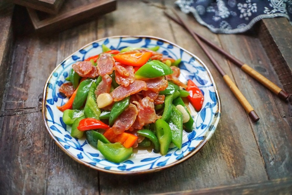 春天饮食要清淡,大鱼大肉靠边站,这道家常小炒清爽又下饭