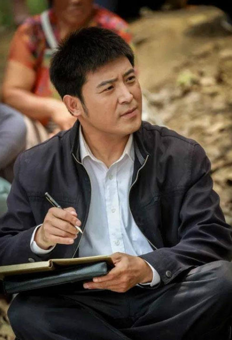 春晚钉子户孙涛为何红了25年没绯闻看他妻子是谁就明白