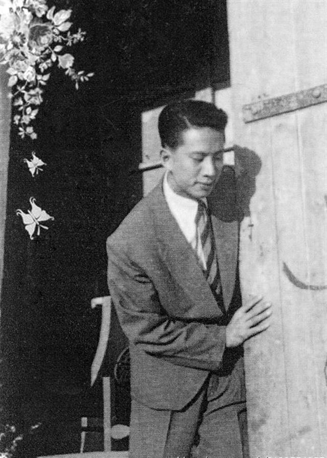 美男子冯喆的悲剧人生:49岁死因成谜,妻子不与他合葬