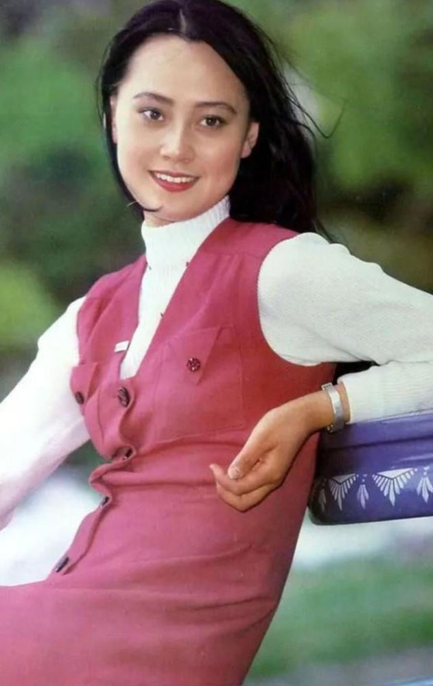 大宋佳3段感情,42岁未婚勇敢生子,55岁姐弟恋,嫁比利时帅哥