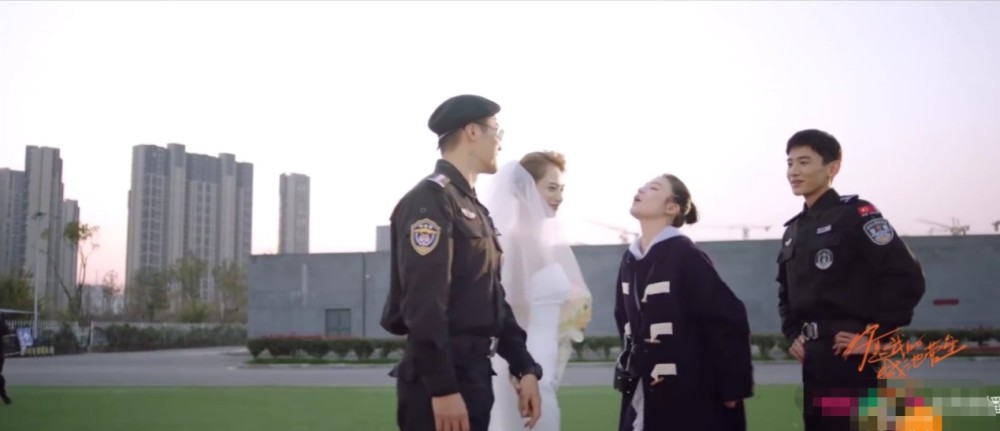 前举办了婚礼,阮青夏也把象征着"下一个结婚"的祝福送给了好闺蜜米佧