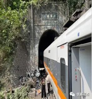 【突发】台湾动车组发生重大脱轨事故|花莲|动车组|台湾|台铁|太鲁阁