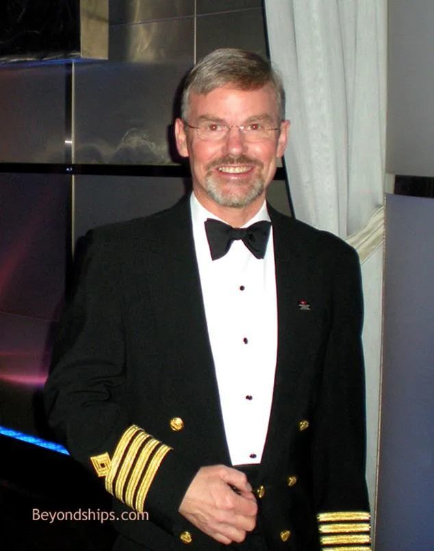 trevorbrown,trevorhenderson 和图7是豪华邮轮"玛丽女王2"(queen mary 2)号船长特雷弗 莱恩(trevor