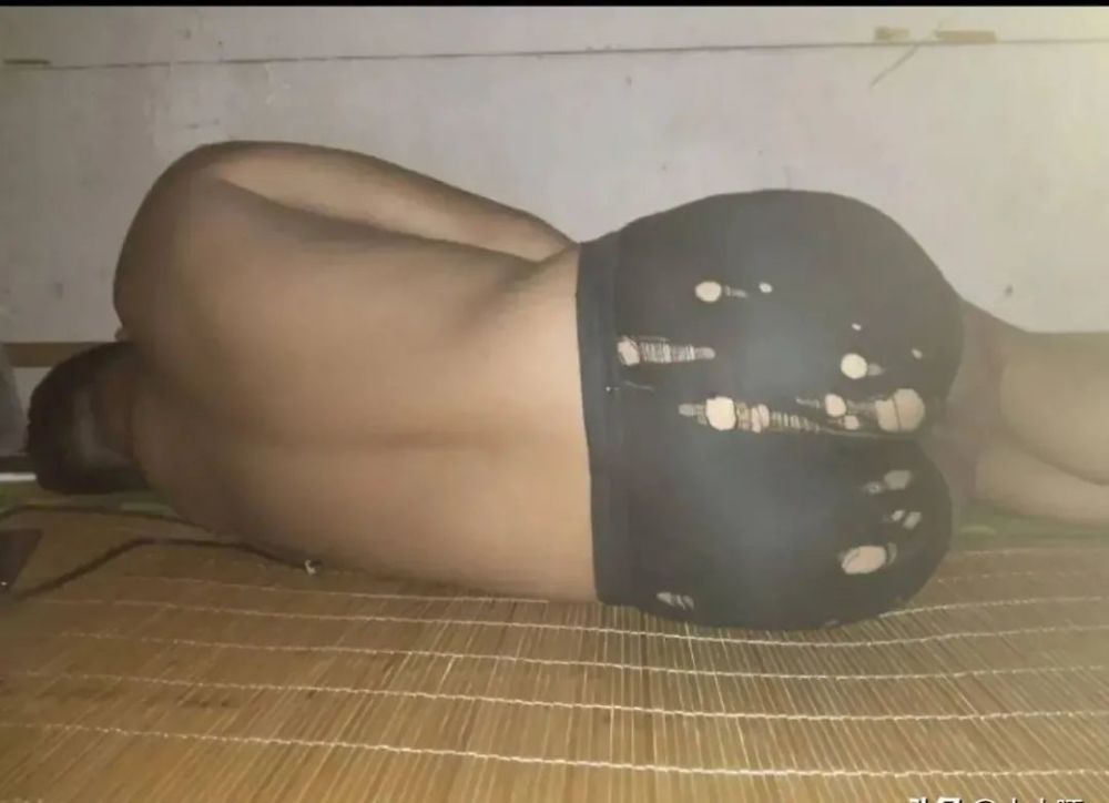 搞笑图片:男生穷的特点