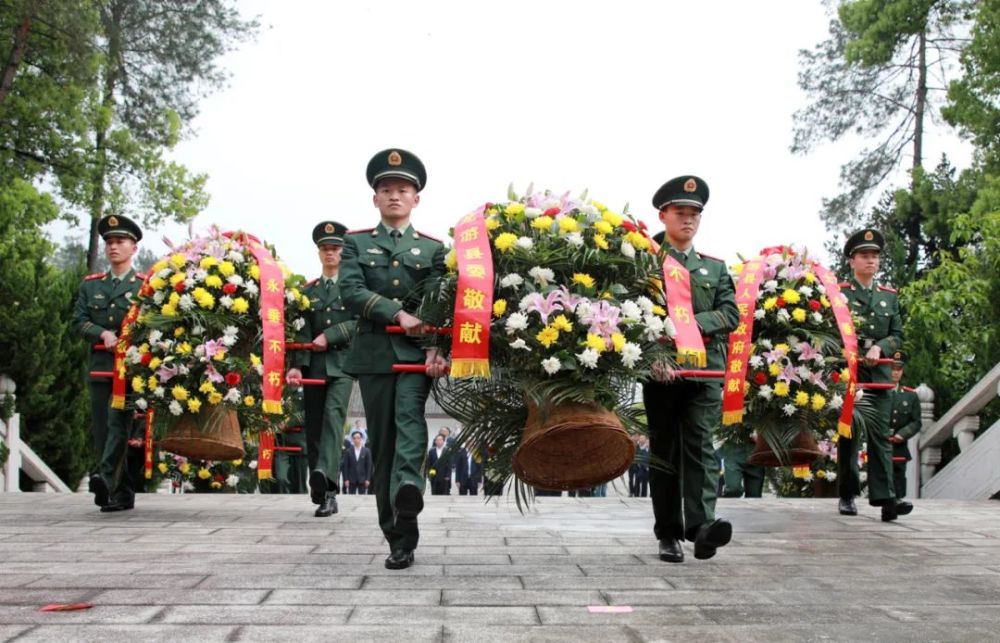 致敬,缅怀,奋进!龙游县举行"清明祭英烈"活动