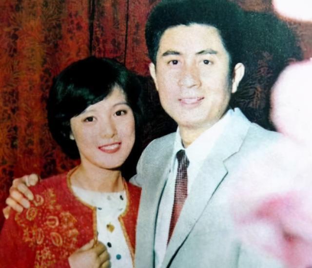 《回家的诱惑》时,22岁的郭凯敏认识了同一剧组的女演员张芝华.