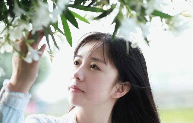 你的眼角流着我的泪简谱_你不配我的泪付豪简谱