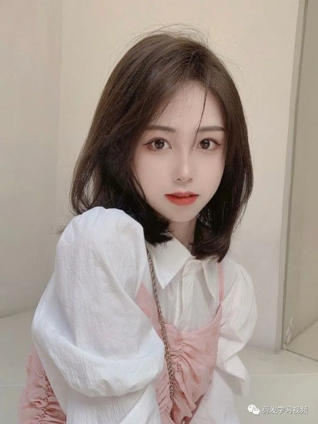 2021年中发最新发型女,女生今年流行什么发型 2021年流行 "中发碎剪"