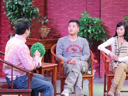 著名演员齐奎:娶中专初恋做妻子,当上爸爸后曾想过自杀