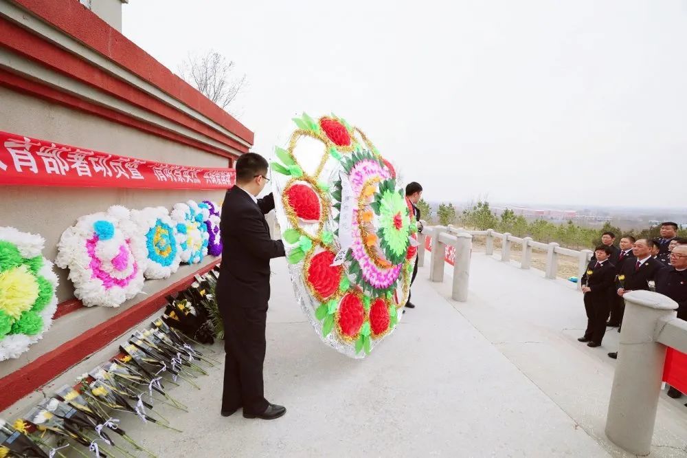 【教育整顿】清明前夕,科右中旗检察院组织开展祭奠先烈活动
