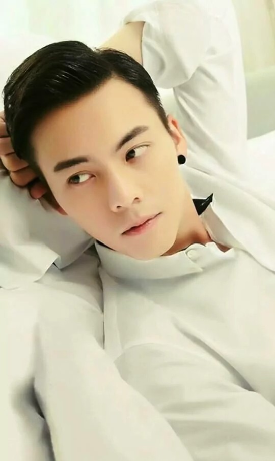 陈伟霆撩人瞬间