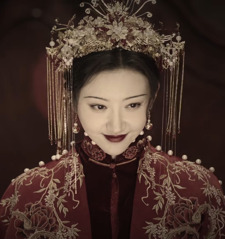 司藤中的景甜穿旗袍美出圈看了她的红衣造型后惊艳了