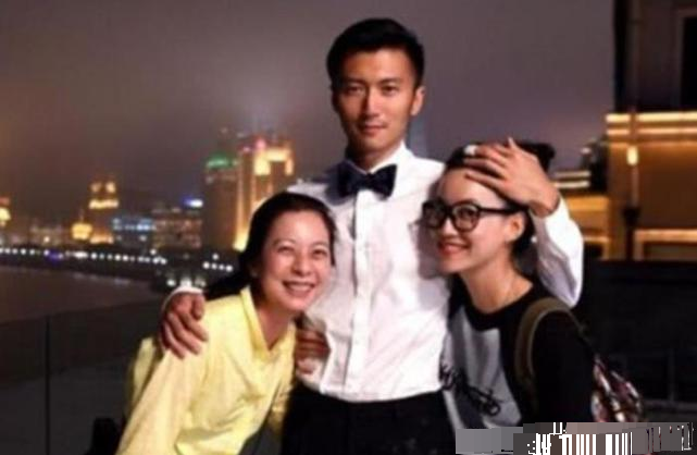 令人称奇的是,这个病竟然是霍汶希及时发现的,并且逼他去医院治疗的