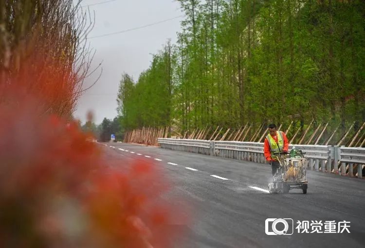 重庆渝北区南北大道二期项目预计将于5月通车,将有效衔接邻水