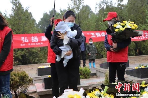 泪目戎边烈士陈红军与孩子的第一次见面