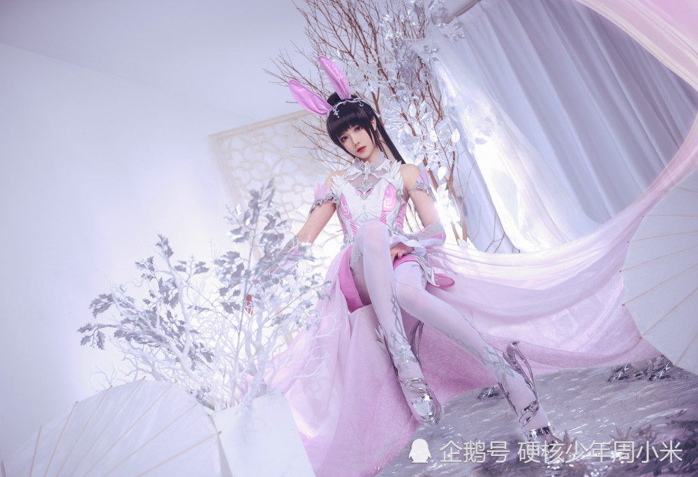 难怪家长要举报《斗罗大陆》,看小舞姐的裙子,也太短