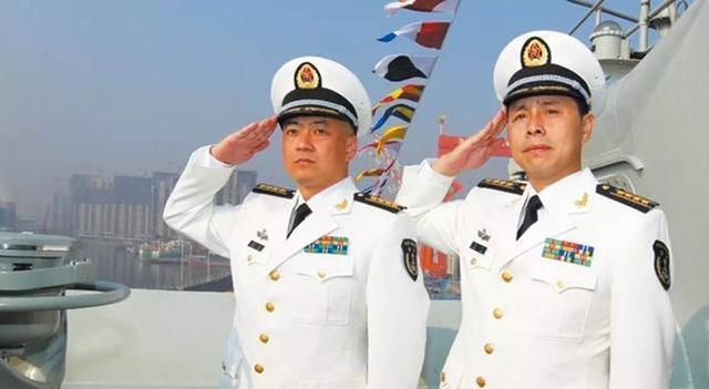 辽宁舰舰长是什么军衔,相当于什么级别干部?首任舰长已成少将