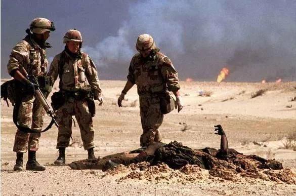 海湾战争时期美军才死了一百多人,可是伊拉克战争却死