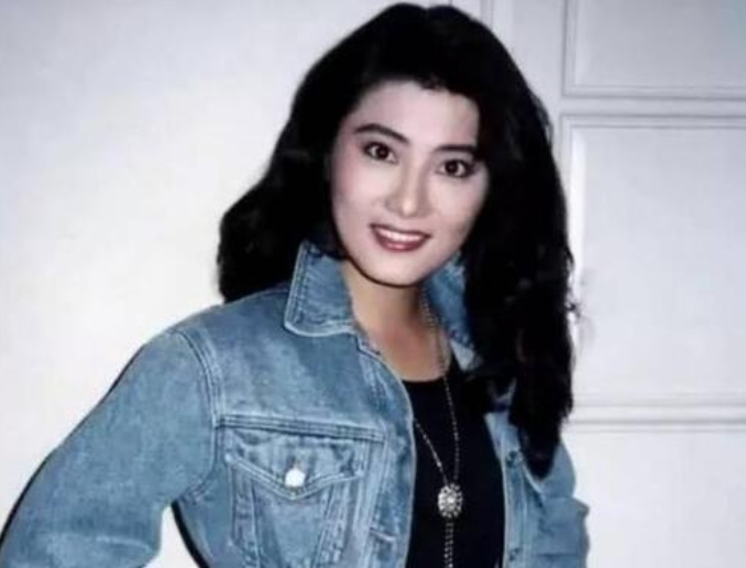 拿出杨丽菁年轻时的靓照,真的让人不敢相信她就是《铁齿铜牙纪晓岚》