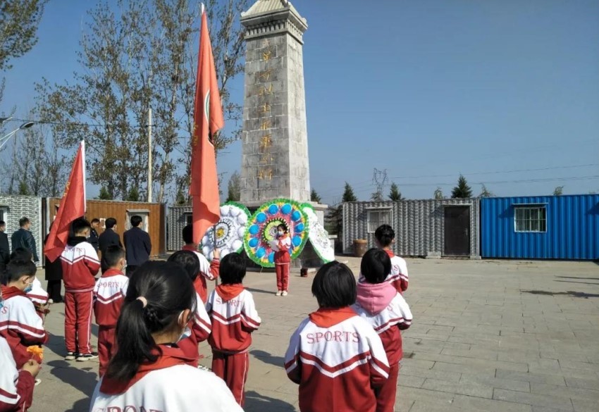 东明县武胜桥镇组织开展清明节祭奠革命烈士活动