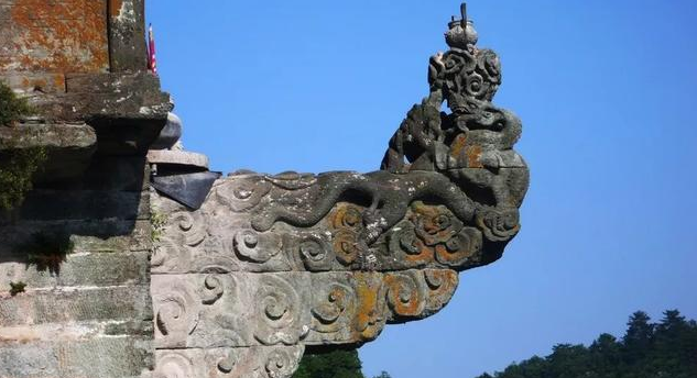 武当山上的"夺命"香炉,百年间殉命者不计其数,如今稍有改动
