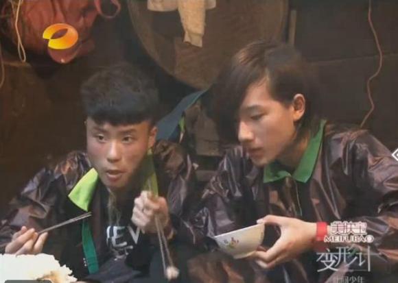 《变形计》农村爷爷去世,主人公发文太冷漠:临走给了钱,两清了
