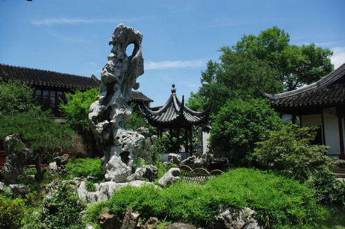 与苏州拙政园,北京颐和园,承德避暑山庄并称中国四大名园,留园