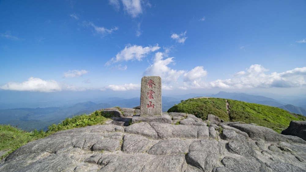 有赣南第一高峰,这些年,知名度大大提升,大有超越我们安徽齐云山的