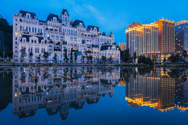 亚洲超级大盘花果园白宫;是贵阳旅游的"标志性建筑之一"!