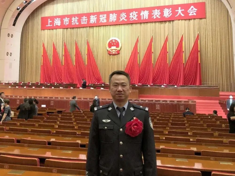杨海杰:守"沪"西大门的柔情铁汉