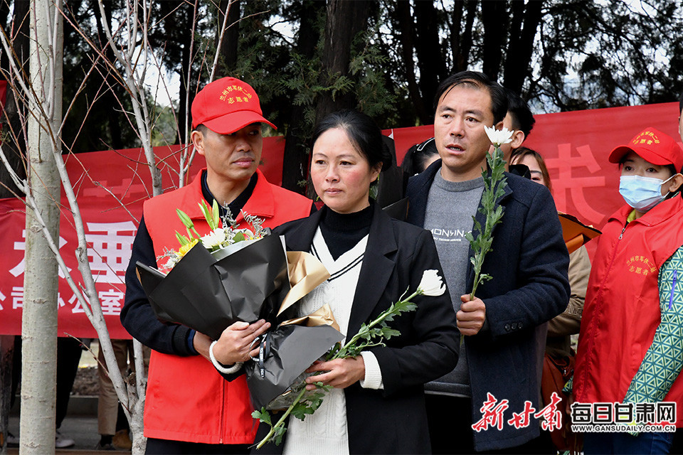 陈红军我们来看你了