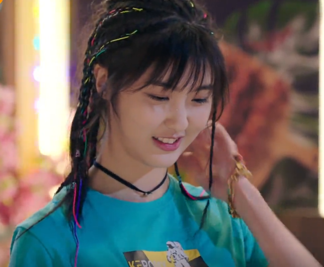 她就是何景华的女儿李紫宁.