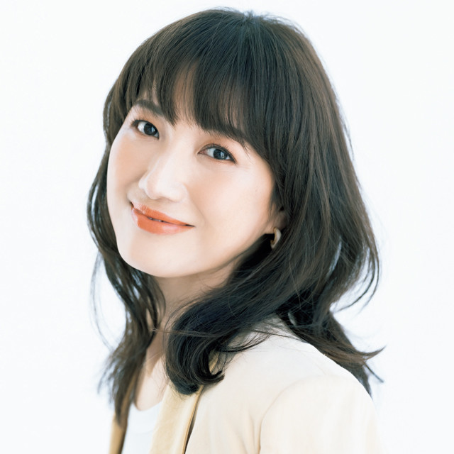40岁女人发型太短,难驾驭?瞧,这9款"妈妈卷",显年轻很