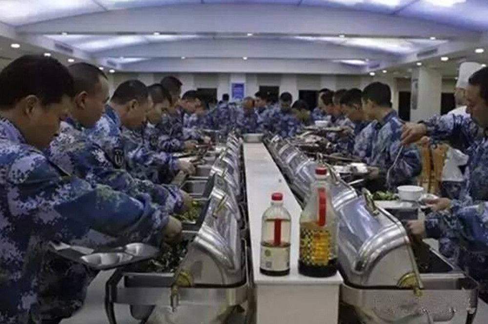 辽宁舰上的士兵每人每天吃12斤,为啥吃这么多?_腾讯新闻