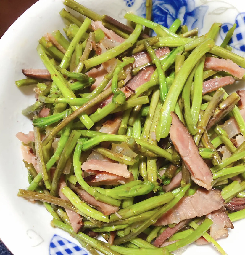 今日美食-春三鲜-藜蒿炒腊肉