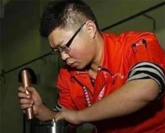 9年前,那个放弃北大,去读技校的周浩,如今过得怎么样?