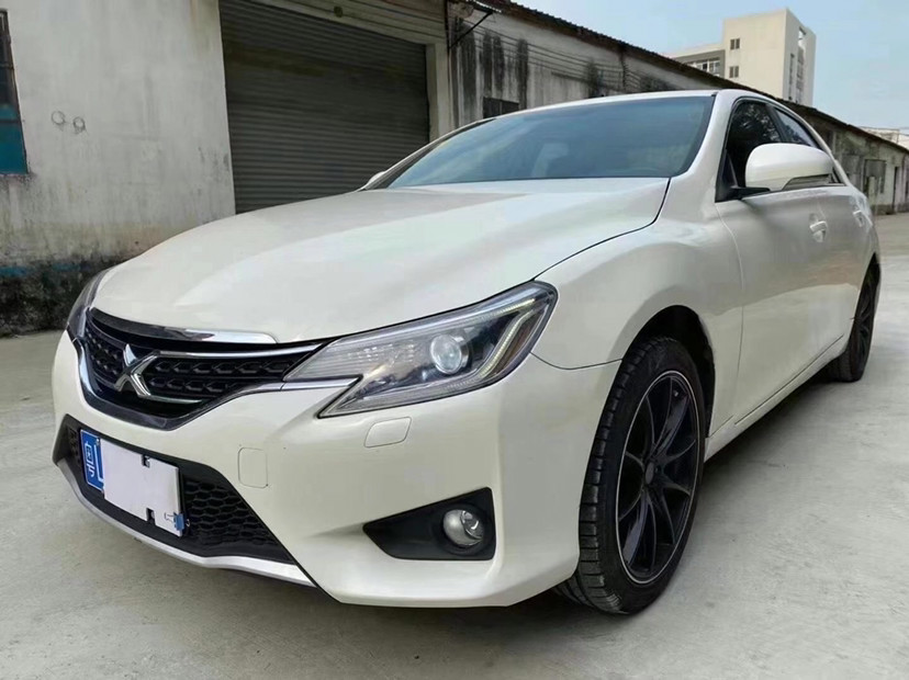 准17年丰田锐志25v6后驱小王子
