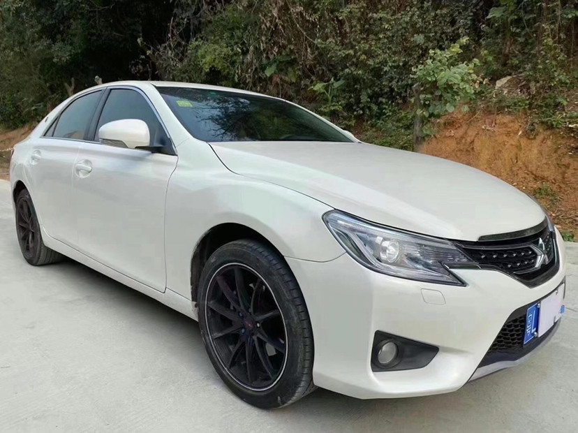 准17年丰田锐志25v6后驱小王子