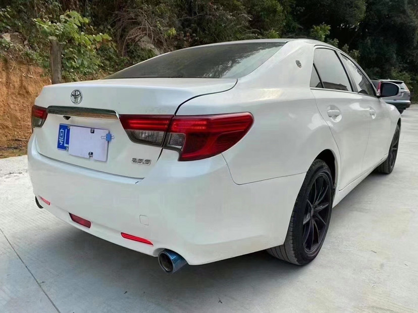 准17年丰田锐志25v6后驱小王子