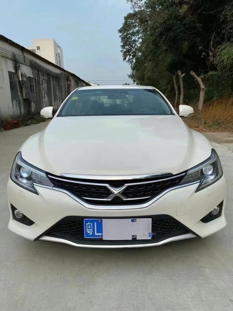 准17年丰田锐志25v6后驱小王子