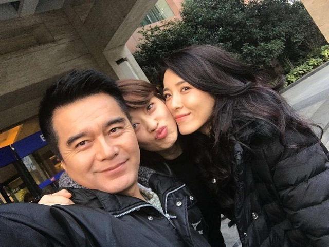 "小梅艳芳"张澍,为何会选择3婚许亚军,还甘愿做他背后
