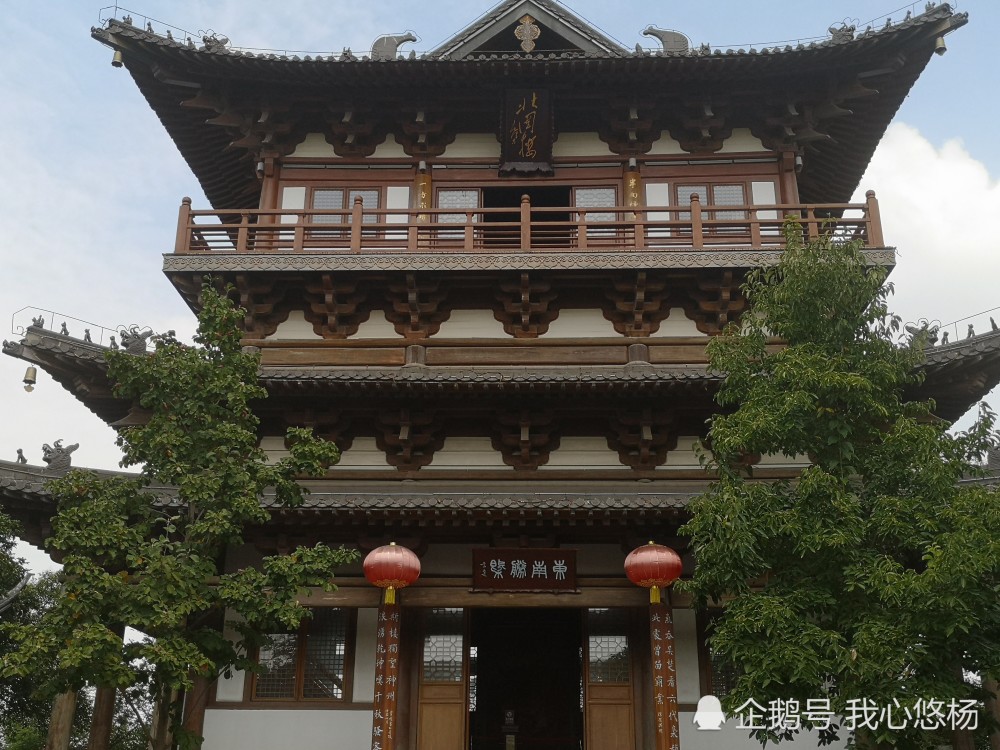 镇江, 滔滔几朝史, 悠悠 三千秋.