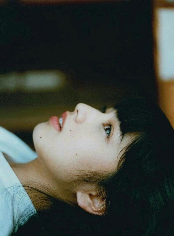 高级厌世脸小松菜奈