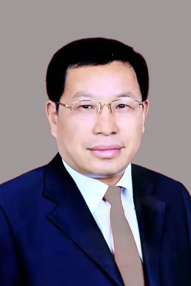 米成凯(龙山县教育和体育局原副科级干部)2020年10月,接受审查调查