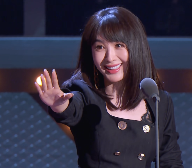 李菲儿嘴都瓢了激动的东北话都说出来了疑似回应angelababy